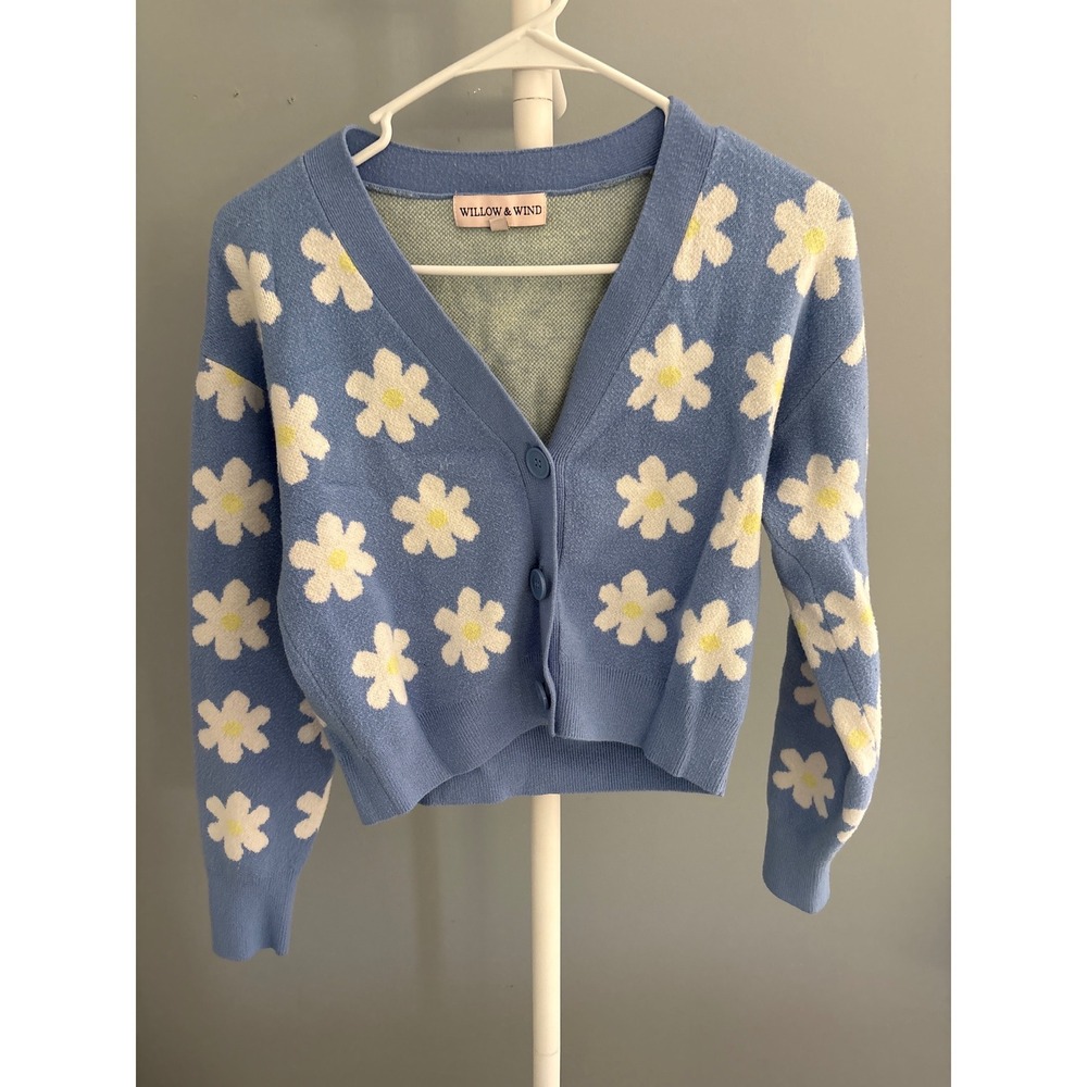 Willow & Wind Blue Daisy Floral Cardigan V-Neck Button Front Sweater Womens